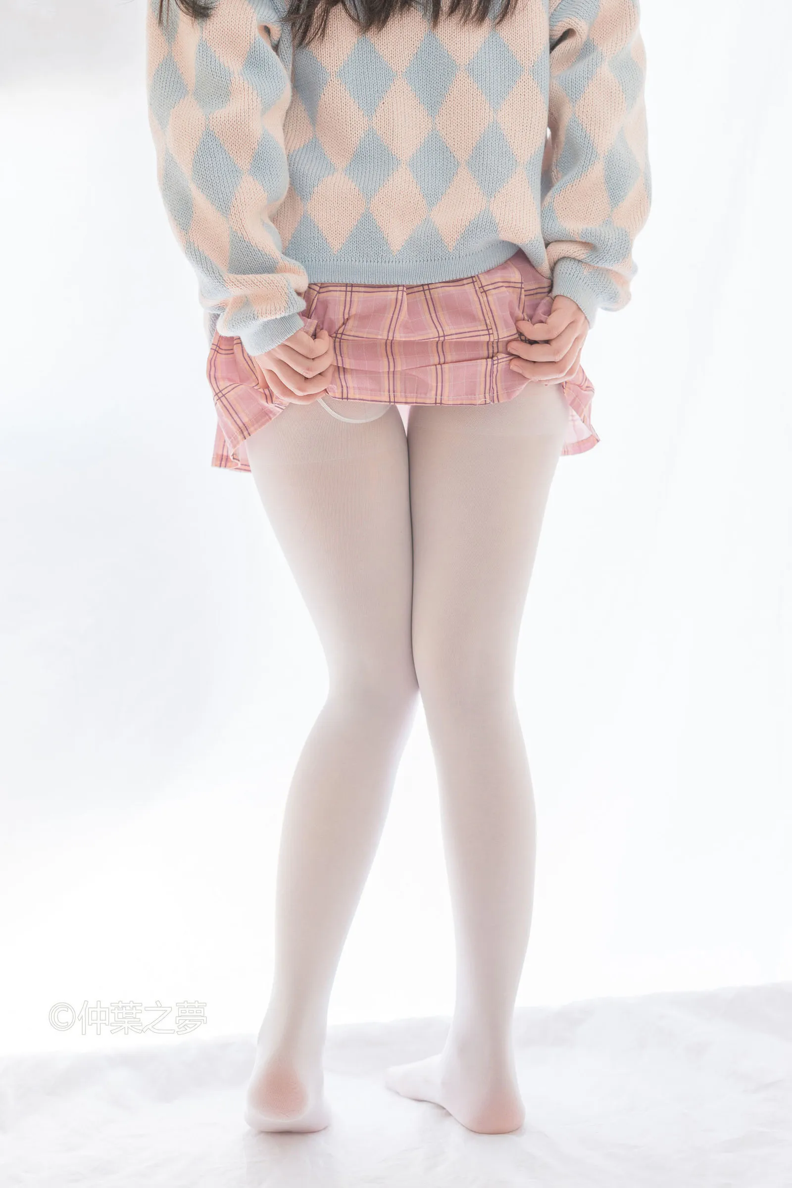 MIDA-465 いつも地味メガネ女上司を酔わせたら…囁き誘惑キス魔になって何度も何度も勃起に持ち込まれ飲めば飲 网红派对与完具复出新作